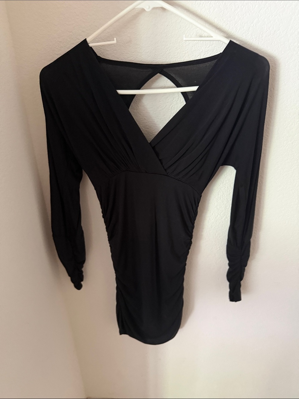 bebe Black Long Sleeve V-Neck Ruched Dressy Top